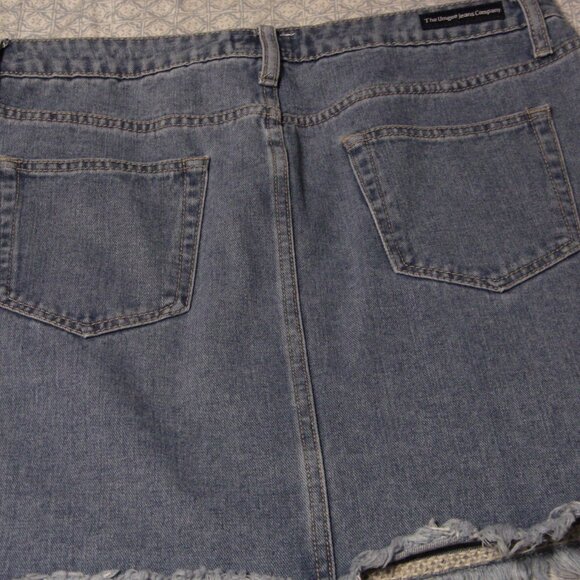 Umgee Embroidered Denim Skirt - size L - Picture 3 of 8